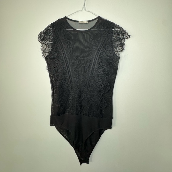 ZARA Lace Bodysuit | Size M | Flattering Fit & Unique Details - Picture 4 of 11